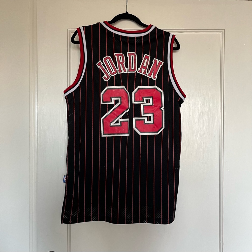 Nike Jordan Bulls 23 jersey